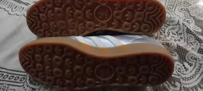 Zapatillas Adidas Gazelle talla 41 sin caja - miniatura 3