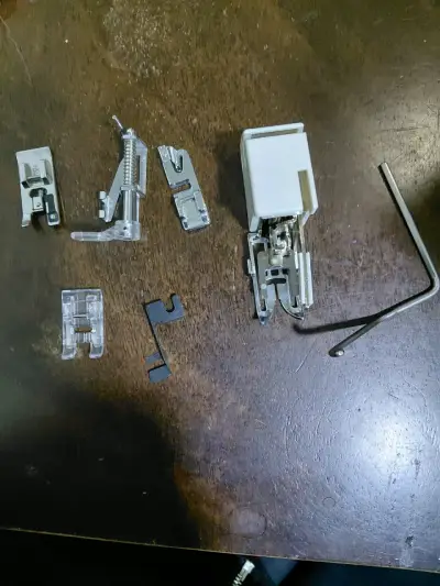 Máquina de coser Janome 3022 blanca - miniatura 4