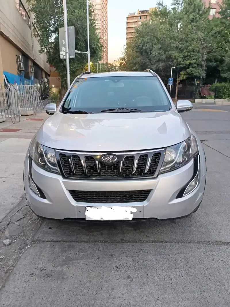 SUV Mahindra XUV500 2019 - 3
