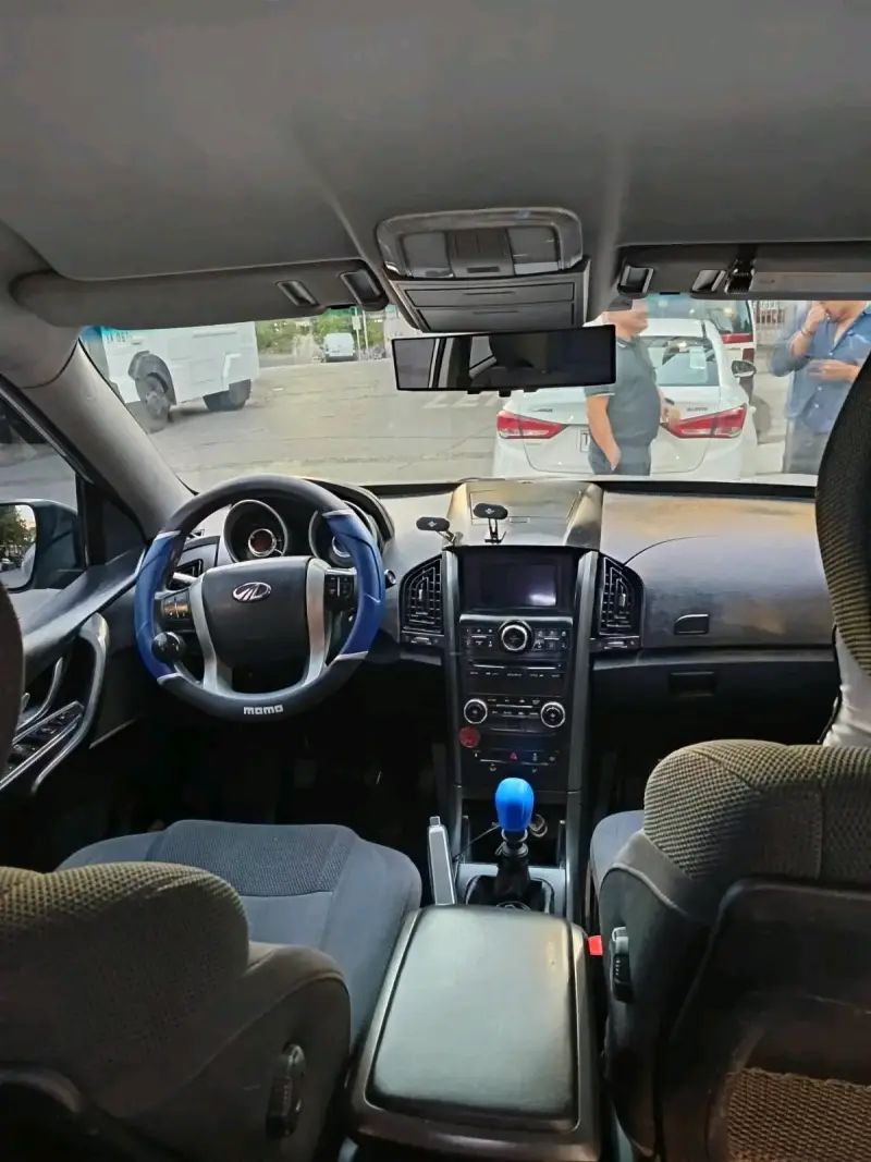 SUV Mahindra XUV500 2019 - 6