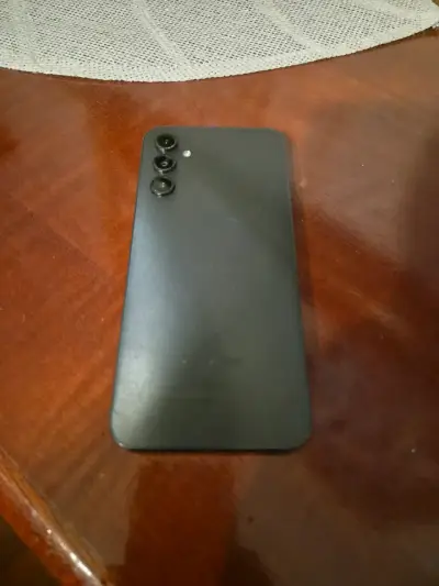 Samsung Galaxy A14 5G en buen estado - miniatura 3