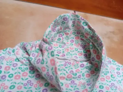 Polera cuello alto floral - miniatura 3