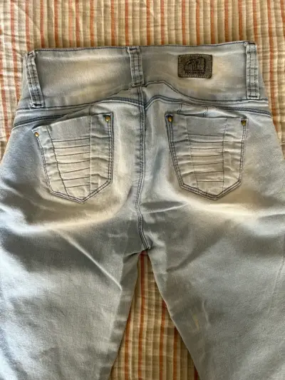 Jeans de mezclilla celeste claro - miniatura 1