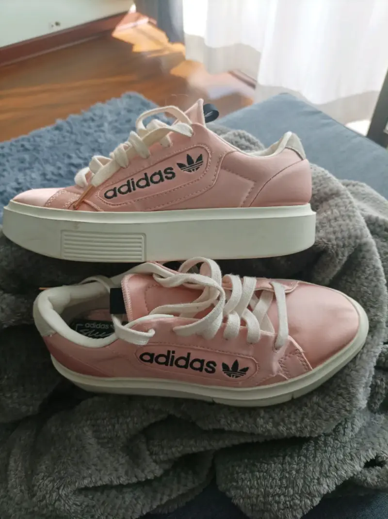 Zapatillas Adidas rosadas - 2