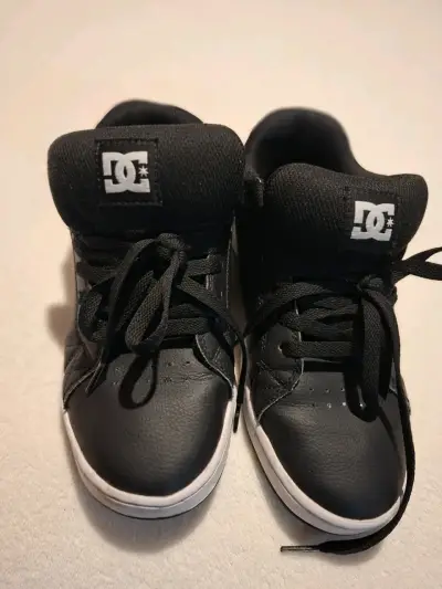 Zapatillas DC en buen estado talla 40 - miniatura 4