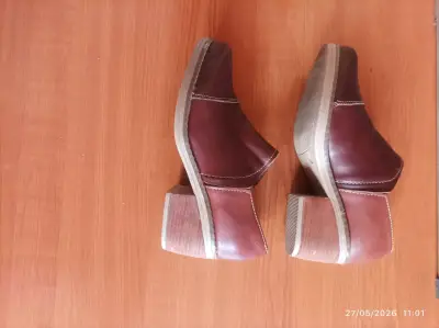 Botines de cuero marrón con tacón - miniatura 1