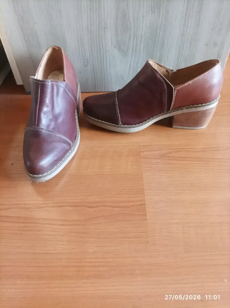 Botines de cuero marrón con tacón - 2