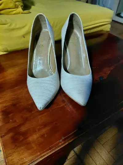 Zapatos de tacón blanco texturizados - miniatura 5