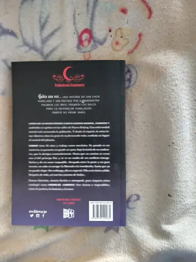 Libro 'Cinder' Marissa Meyer - miniatura 4