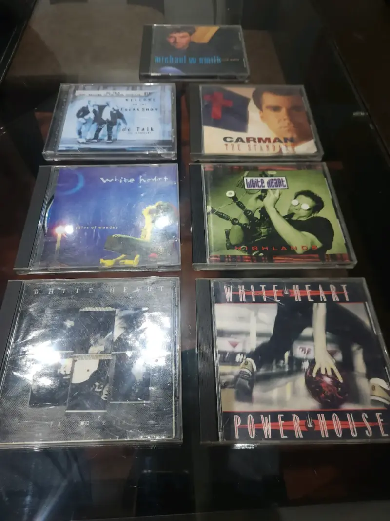Colección de CDs y DVDs musicales variados - 2