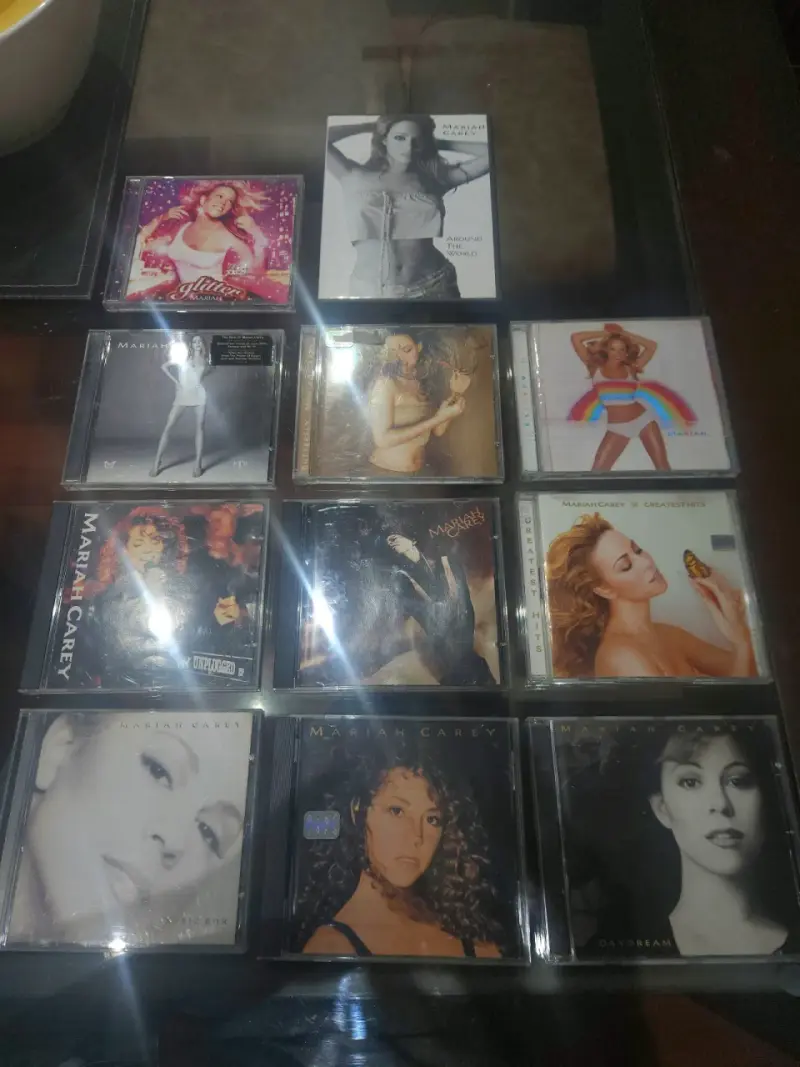 Colección de CDs y DVDs musicales variados - 4