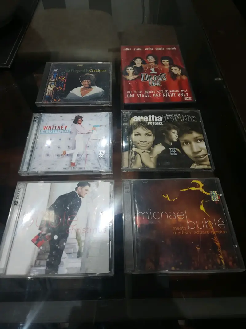 Colección de CDs y DVDs musicales variados - 5
