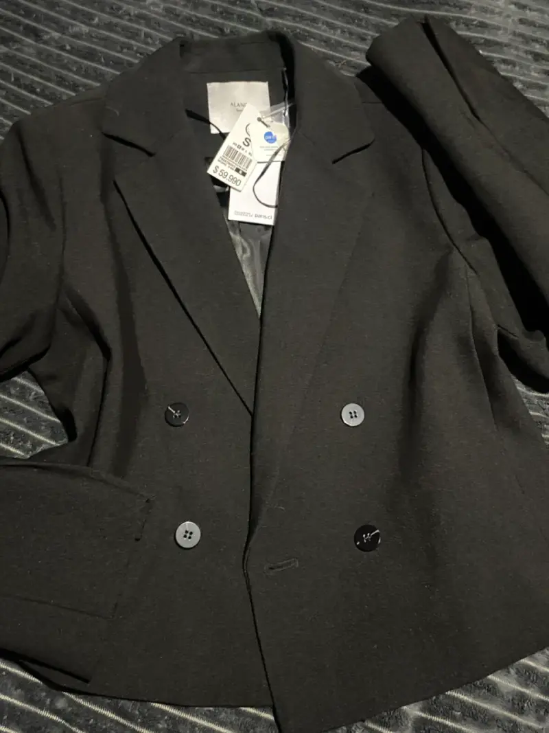 Blazer Alaniz cropped negro de mujer - 5