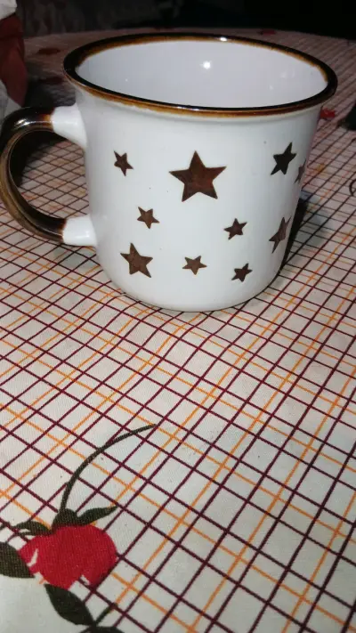 Tazón blanco con estrellas - miniatura 1