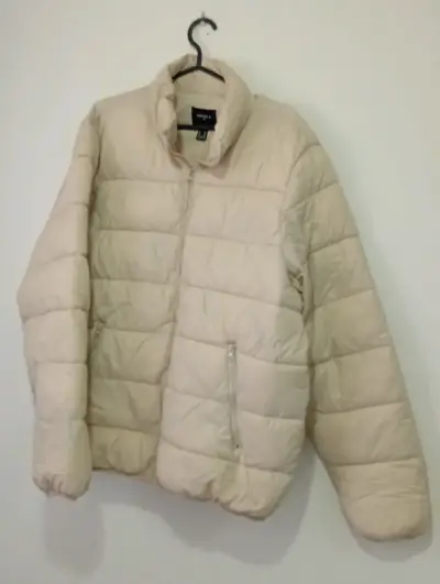 Chaqueta acolchada beige talla Xl - miniatura 1