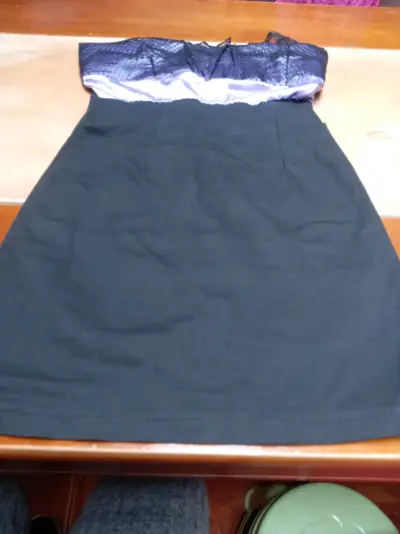 Vestido negro elegante - miniatura 1