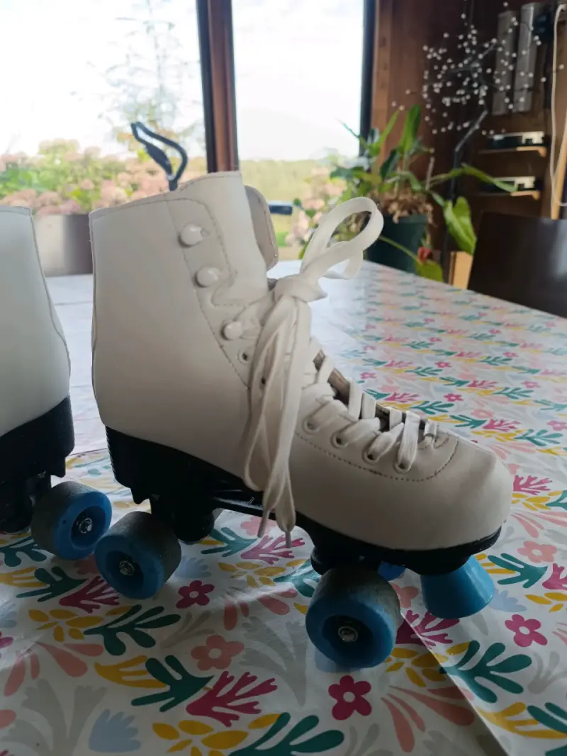 Patines de 4 ruedas blancos - 4