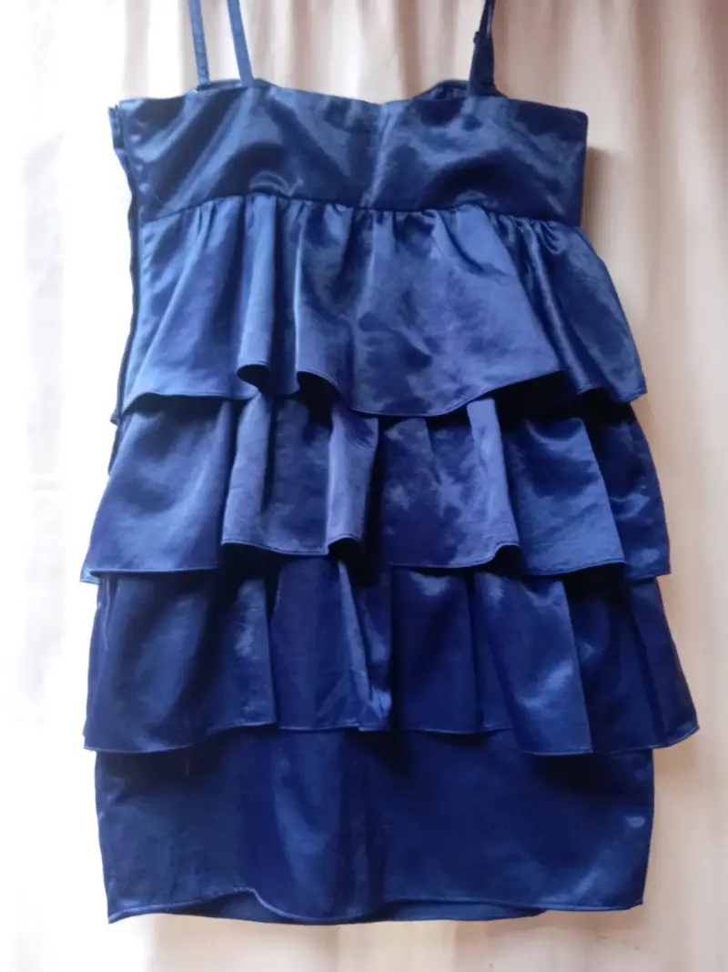 Vestido azul con volantes - 2