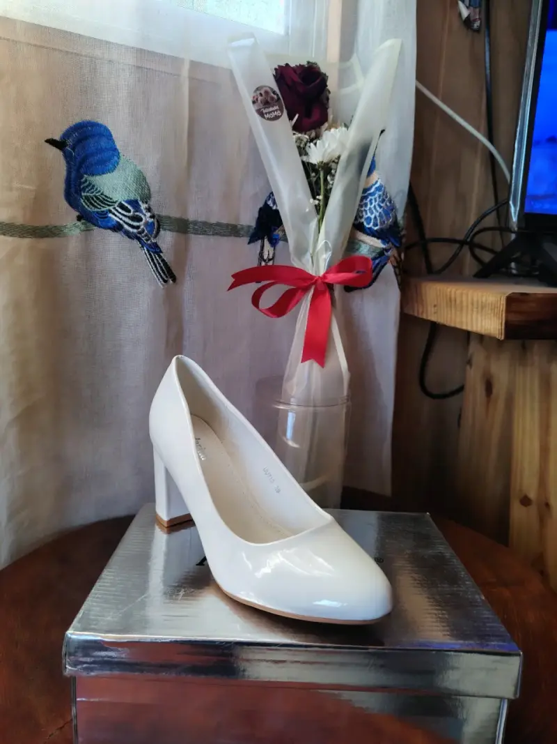 Zapatos de tacón blanco elegante - 2