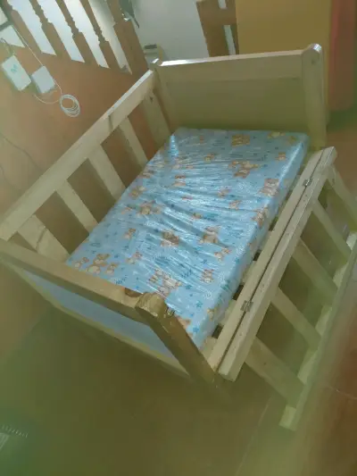 Cuna de madera en excelente estado - miniatura 5