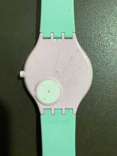 Se trata de un reloj  marca Swatch, - miniatura 3