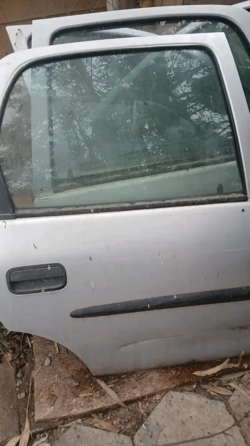 Puertas nuevas de Chevrolet Corsa. - 1