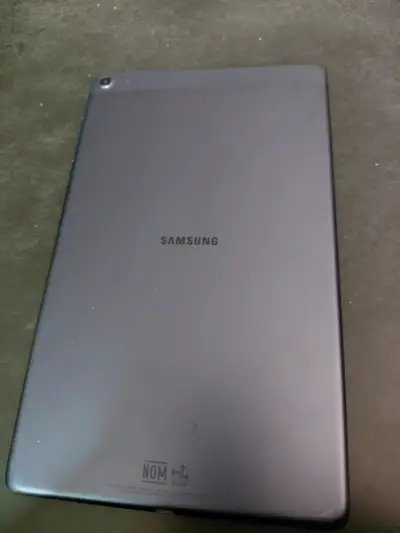 Tablet negra Samsung Galaxy Tab A - miniatura 4