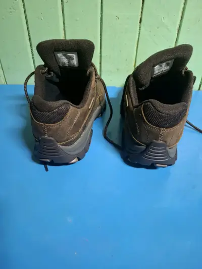Zapatillas outdoor negras y café merrel - miniatura 5