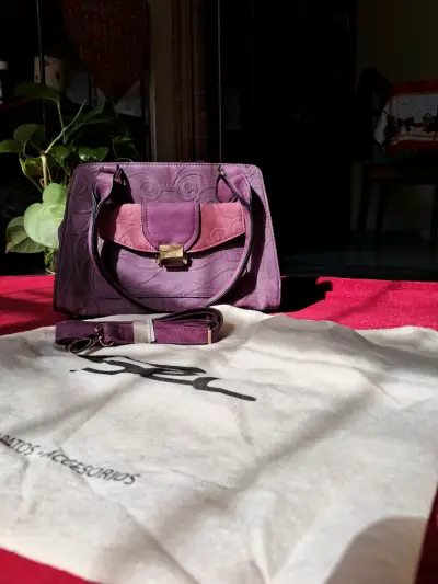 Cartera morada con diseño grabado - miniatura 6