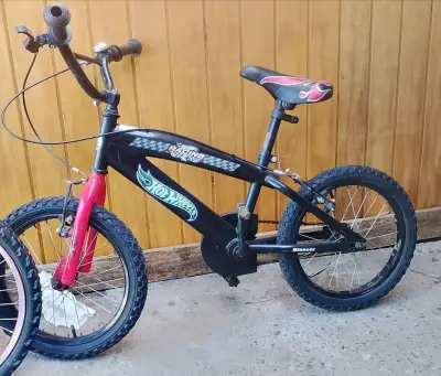 Bicicleta infantil Hot Wheels - miniatura 1