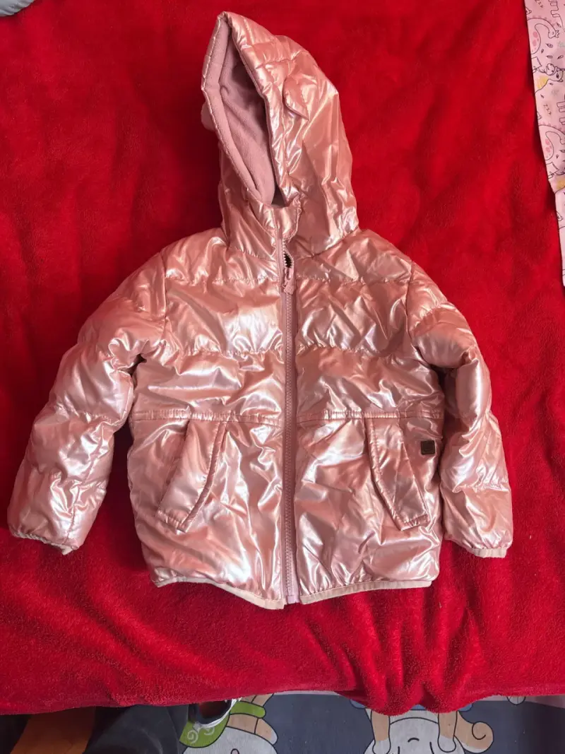 Chaqueta rosada metalizada niña