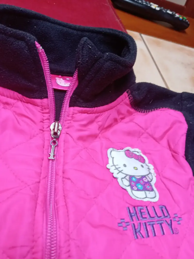 Chaqueta Hello Kitty negra y rosa - 2