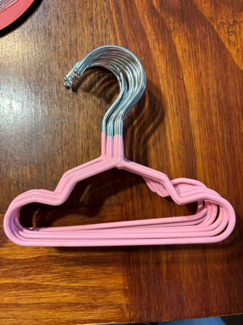 Pack de ganchos rosados para ropa de mascota - 1