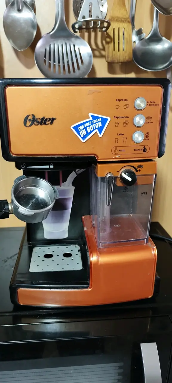 Cafetera Espresso Oster naranja - 1