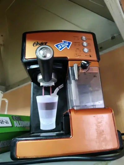 Cafetera Espresso Oster naranja - miniatura 4