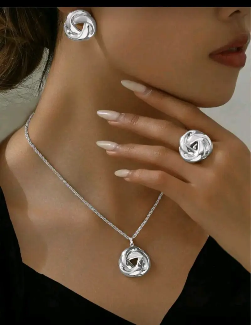 Juego de joyas plateadas elegantes - 2