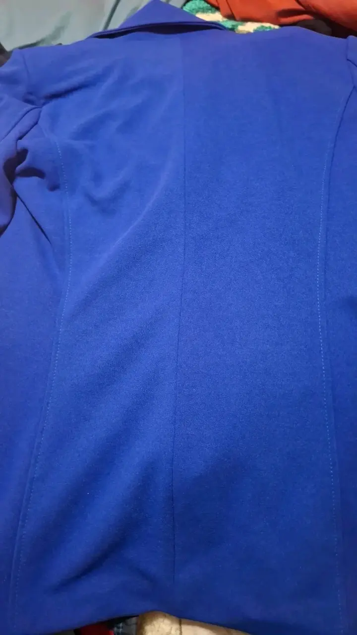 Blazer azul rey con botones dorados - 3