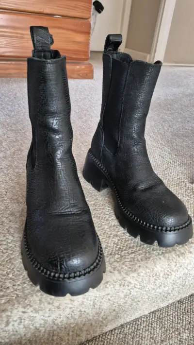 Botines negros de cuero - miniatura 1