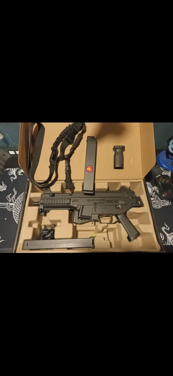Réplica airsoft con accesorios - 1