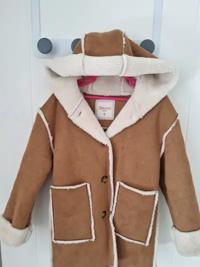 Abrigo infantil con capucha - miniatura 1