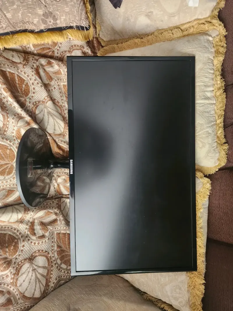 Monitor Samsung 24 pulgadas - 1