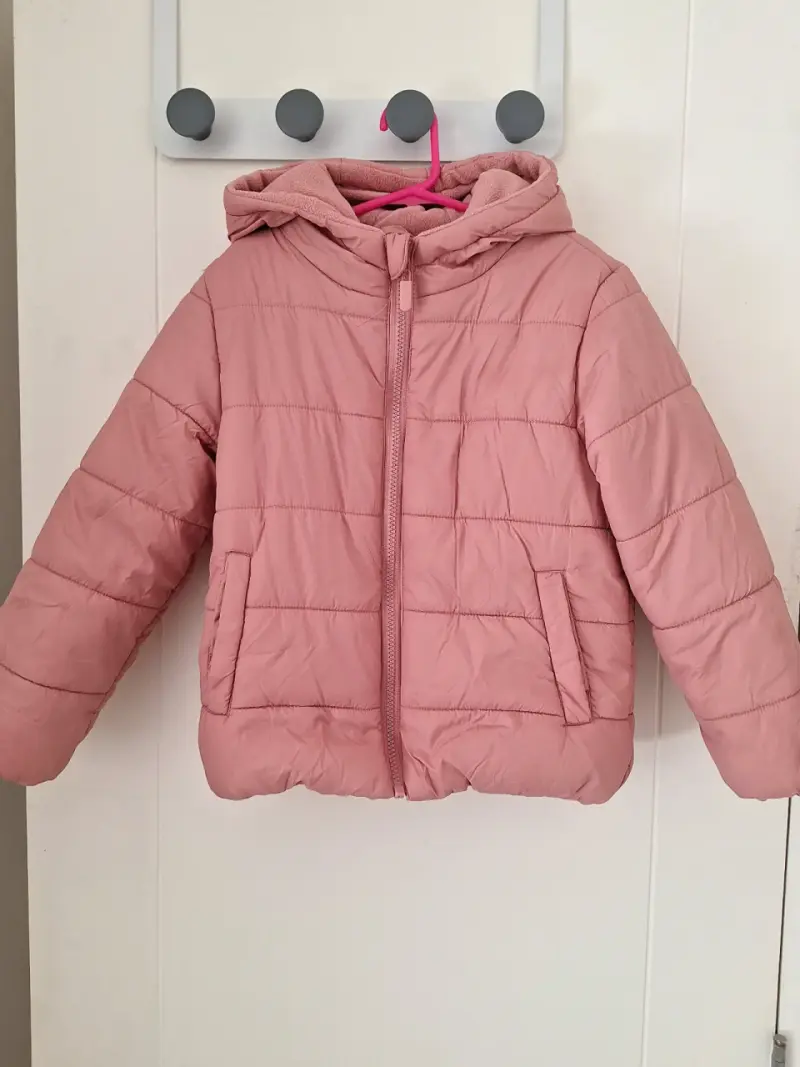 Chaqueta niña acolchada rosada con capucha - 2