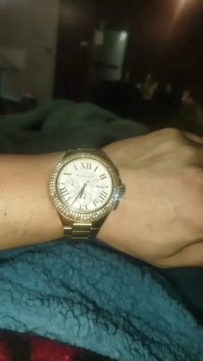 Reloj dorado con cadena plateada - miniatura 3