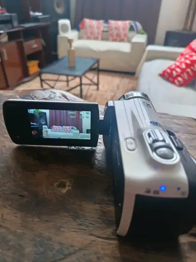 Cámara de video Samsung usada - miniatura 1