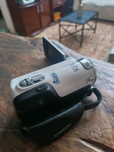 Cámara de video Samsung usada - miniatura 2