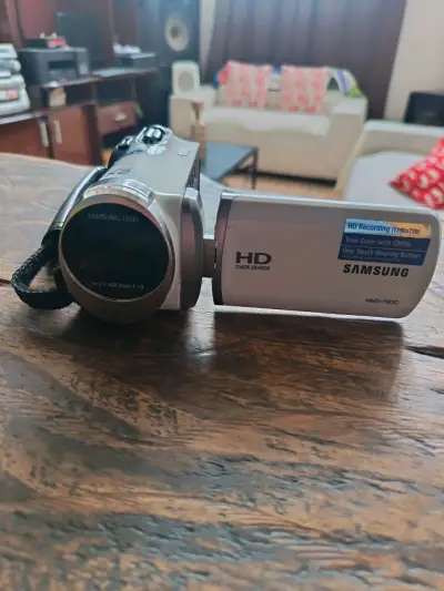 Cámara de video Samsung usada - miniatura 3