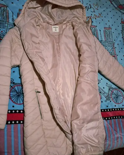 Abrigo rosado con capucha, marca Opposite, talla M - miniatura 2