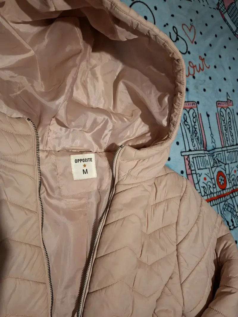 Abrigo rosado con capucha, marca Opposite, talla M - 3