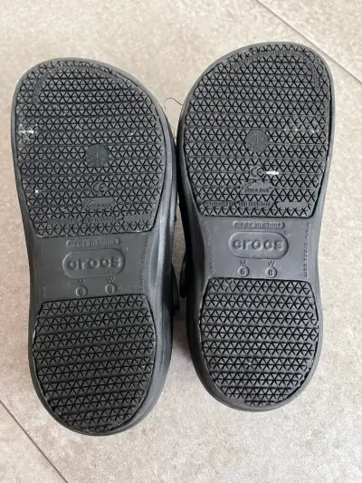 Crocs Zuecos negros de goma - miniatura 3