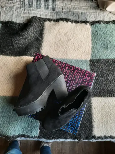 Botines negros de plataforma - miniatura 1